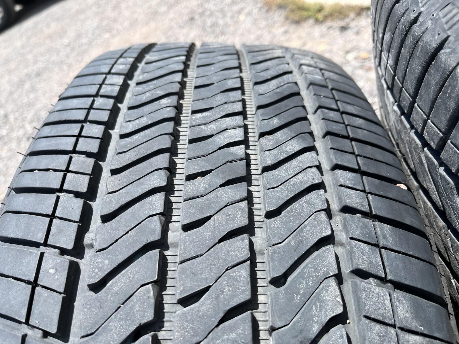 LOTE DE LLANTAS BRIDGESTONE 275/50R22 CON SU RIN